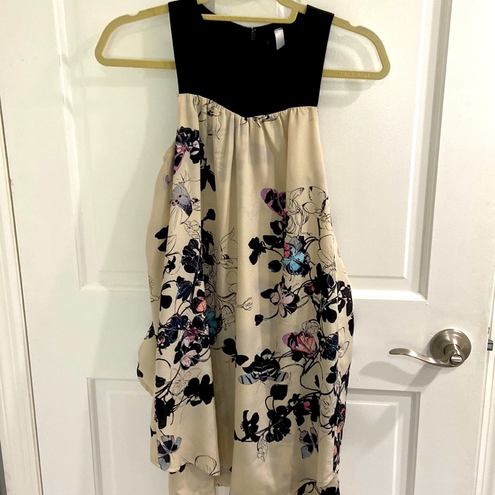 Kensie dress. Cream and black. XS